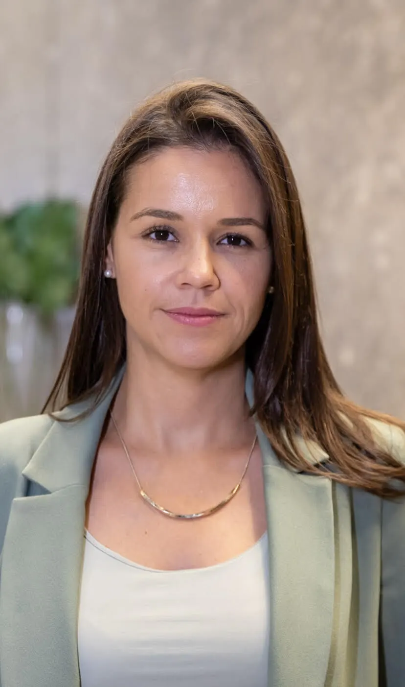 foto-dra-larissa-brunaldi